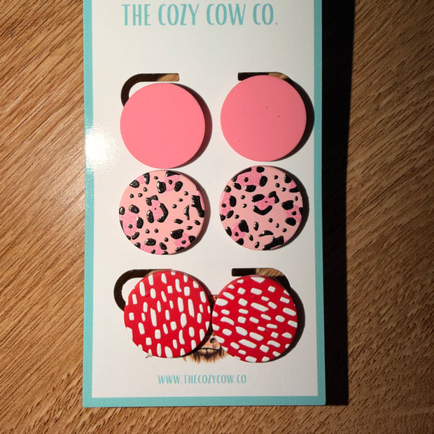 Round pink studs